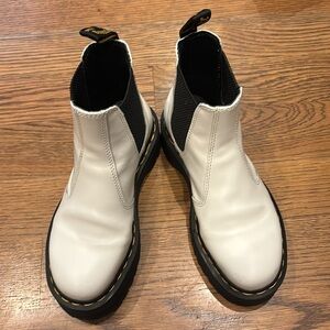 Dr. Martens 2976 Smooth Leather Platform Chelsea Boot